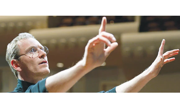 Steve Jobs movie wins praise, Oscar hopes