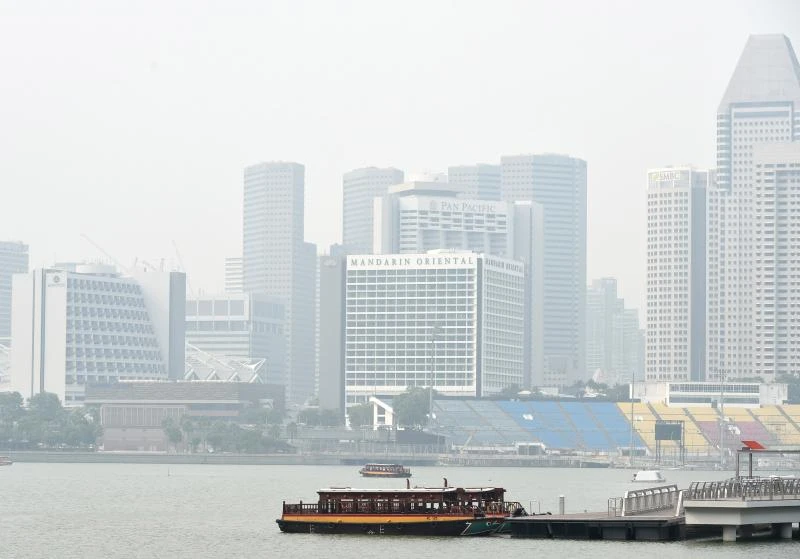 Indonesian fires send smog over Singapore, Malaysia