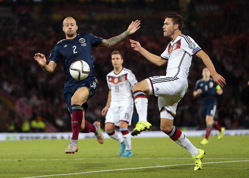 Germany, Portugal close in on Euro 2016 qualification
