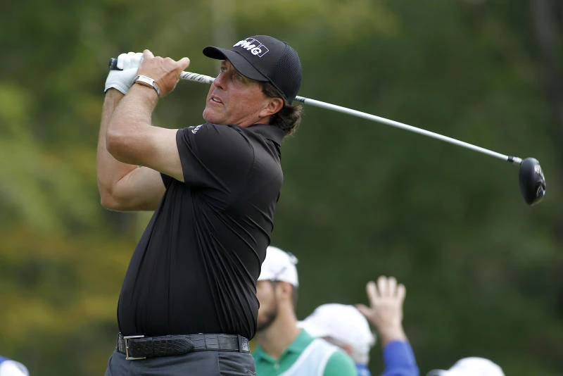 Mickelson given spot on US Presidents Cup team