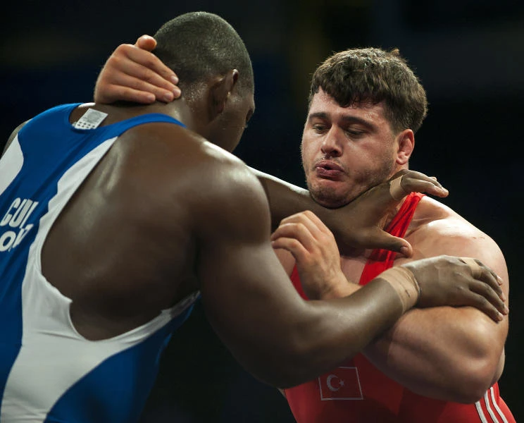 Kayaalp stuns Lopez to win Greco-Roman world title