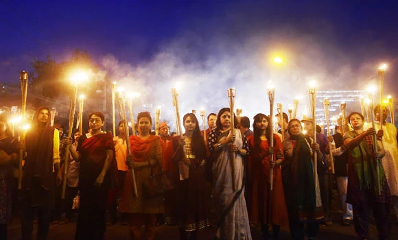 Bangladesh arrests militant chief over blogger murders