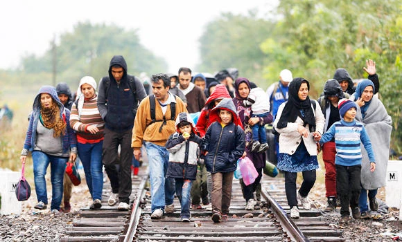 Record numbers of migrants head for Europe
