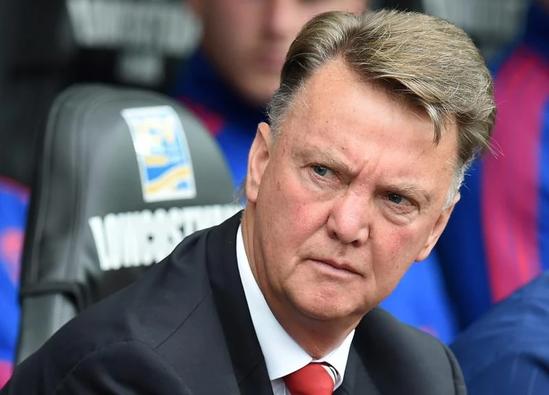 Van Gaal tries to quash rumors of Man.United mutiny