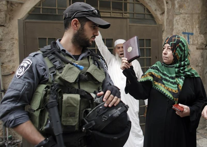 Israel bans Muslim guards in Old City