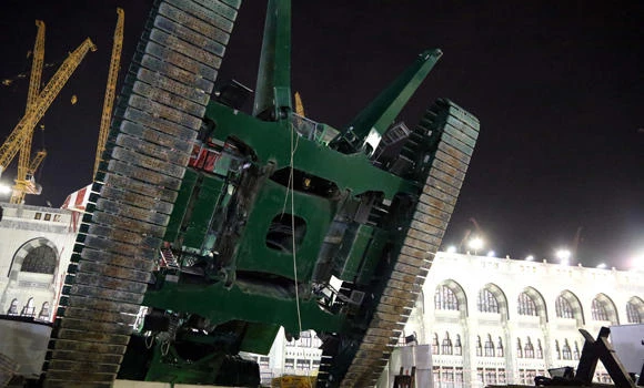 Crane crash: Identifying the dead a difficult task