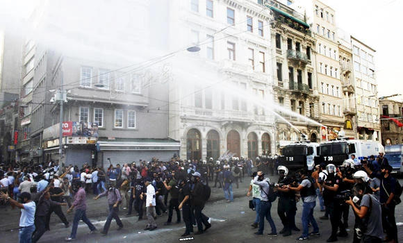 Clashes, Kurdish militant bombing kill 9 in Turkey