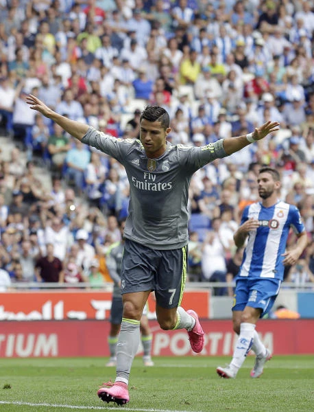 Ronaldo hits 5 for Madrid; Messi lifts Barca over Atletico