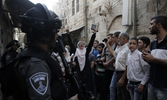 Israeli police, Palestinians clash at Jerusalem holy site