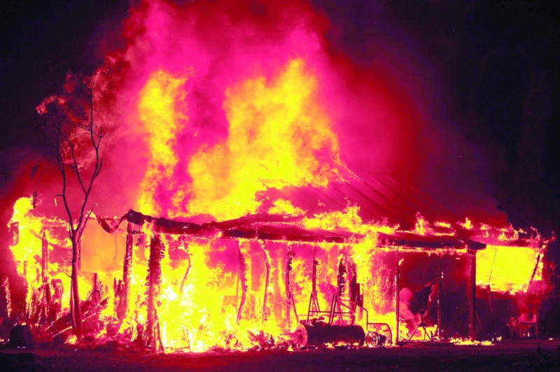 California wildfire incinerates homes