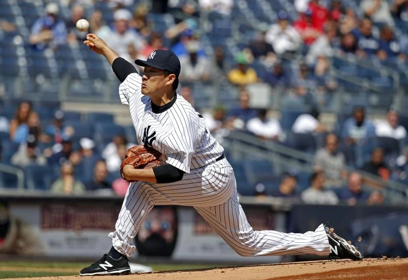 Tanaka steers Yankees to shutout win vs. Blue Jays