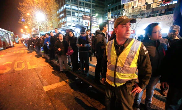 8.3-magnitude quake rattles north Chile, 1 million evacuate