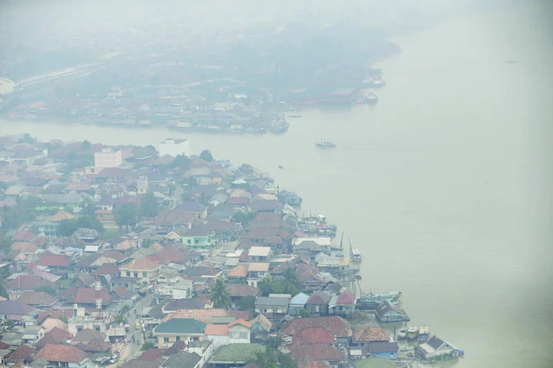 Indonesia expects to control haze from forest fires within 30 days