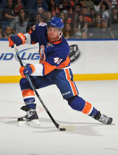 Leafs give up five players to get Grabner