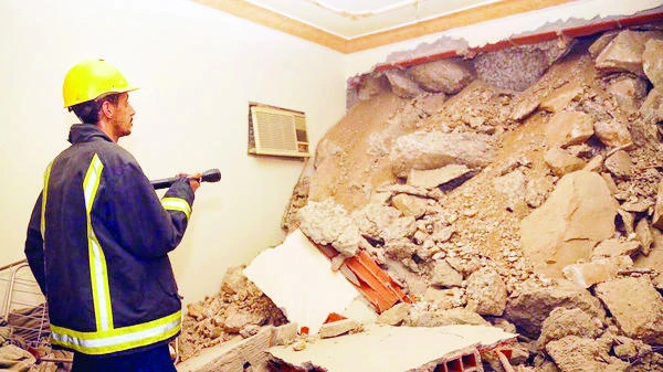 Two injured in Makkah landslide