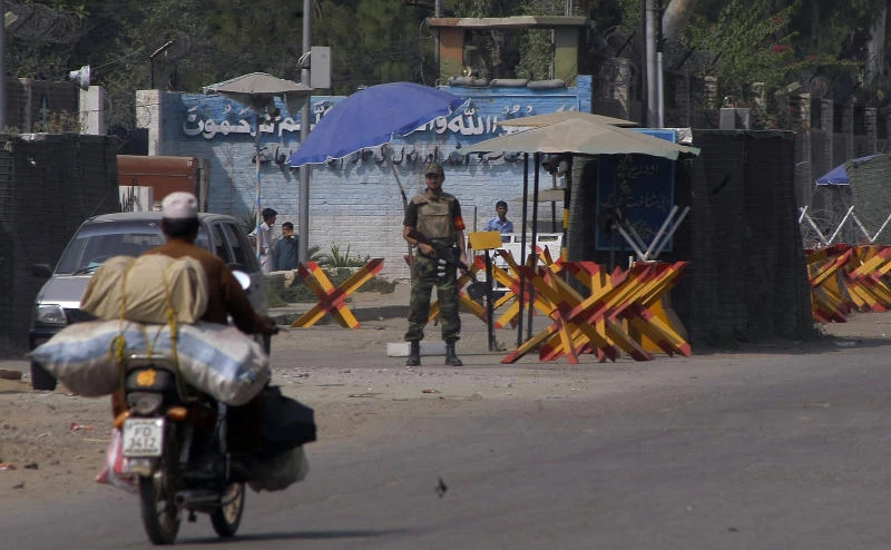 Pakistani jets bomb rebel hideouts after Peshawar carnage
