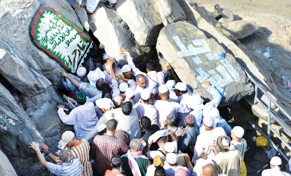 Faith defeats desert heat as Hajis flock to Hera