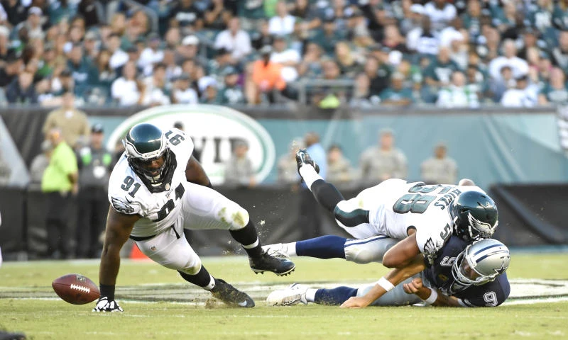 Cowboys top Eagles to improve to 2-0, but lose QB Romo