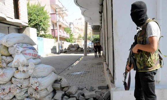 Terrorists free Kurdish lensman in prisoner swap