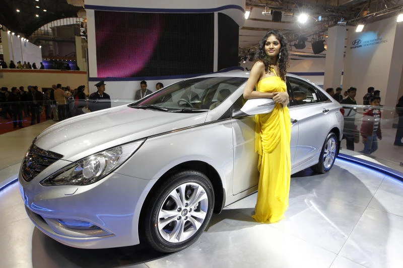 Hyundai recalls 470,000 Sonatas to replace engines