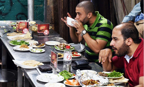 In shabby backstreets, diners find real taste of Cairo