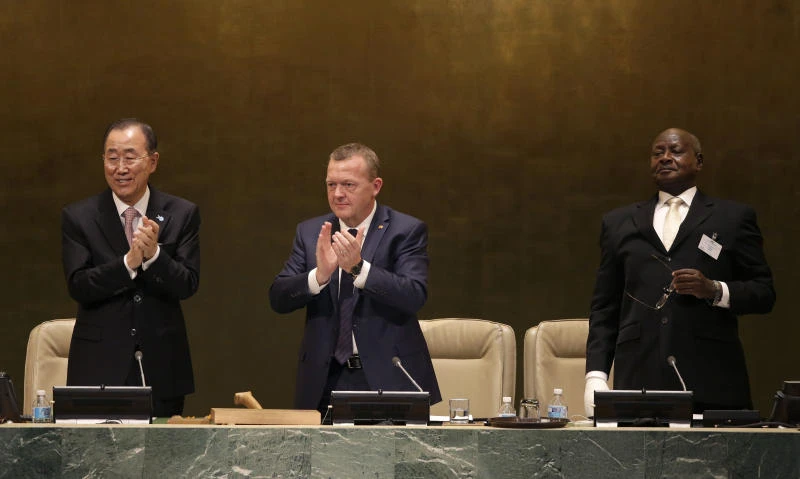 UN summit approves 15-year blueprint to eradicate poverty