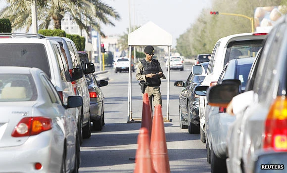 Cop among 3 slain in attacks on police posts