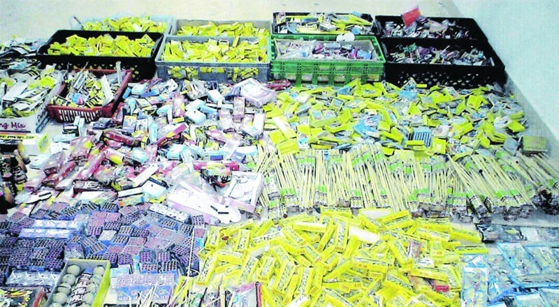 Govt cracks down on illegal firework sellers