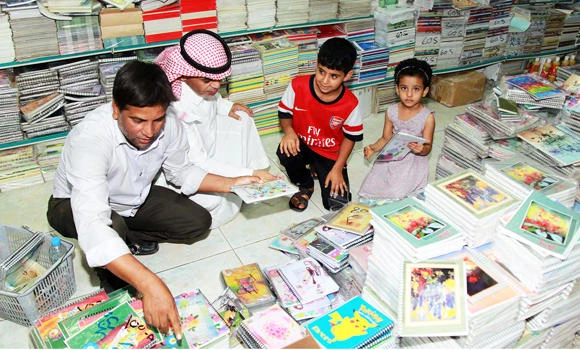 Students buy schoolbooks in the black market