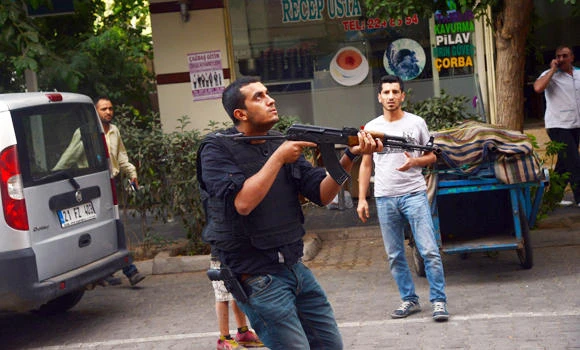 Woman killed on Istanbul street in ‘suicide pact’