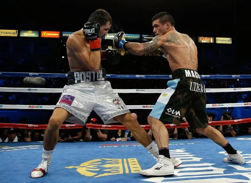 Postol floors Matthysse to win vacant WBC title