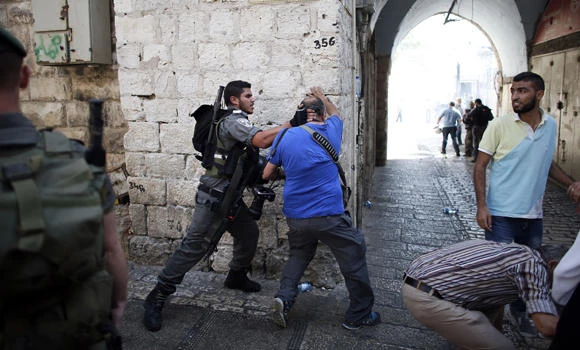 Palestinians livid over 2-day ban in Old City