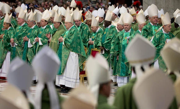 Pope asserts marriage is forever at start of family meeting