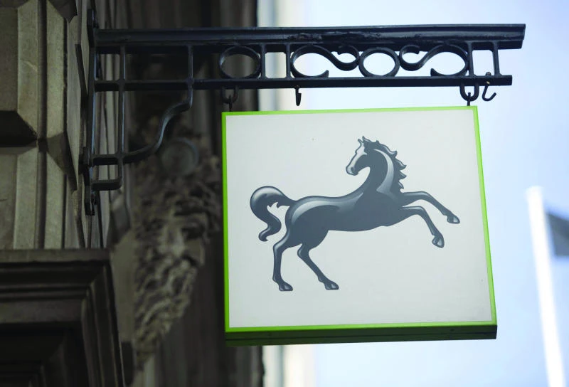 UK plans $3bn Lloyds share sale to private investors