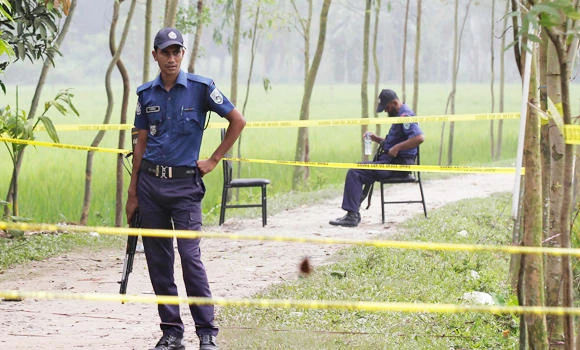 Bangladesh pastor escapes knife attack