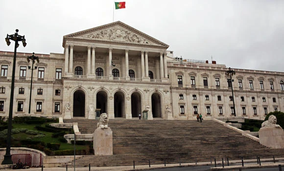 Portugal begins job of clarifying govt’s future