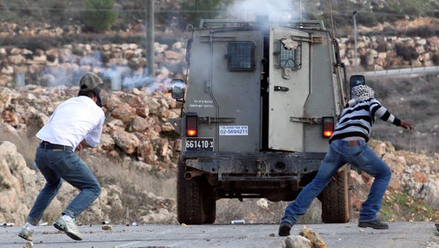 Palestinian stone throwers wounded by ‘undercover Israelis’