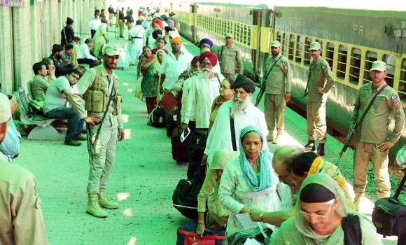 Delhi-bound train returned to Lahore