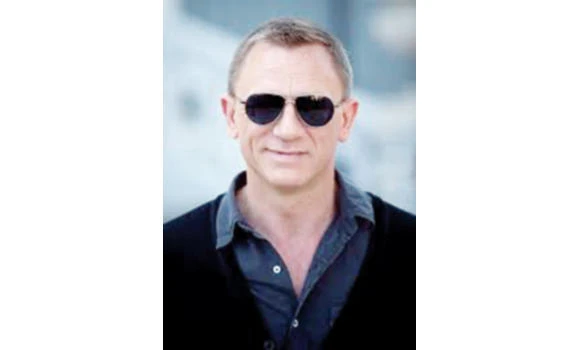 Would rather slit wrists than play Bond again: Craig