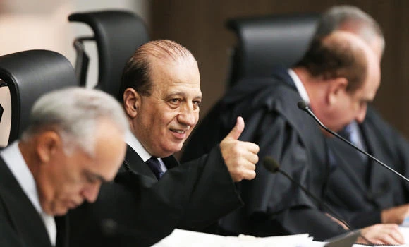 Brazil lawmakers seek to oust speaker over Swiss accounts