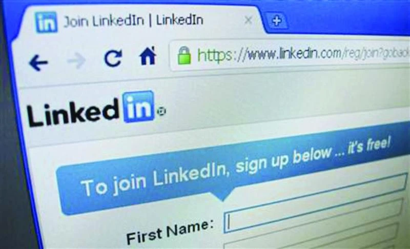 The growing strength of LinkedIn’s weak connections