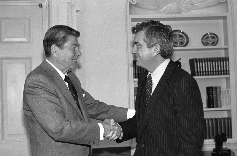 Secret Service agent who saved Reagan dies