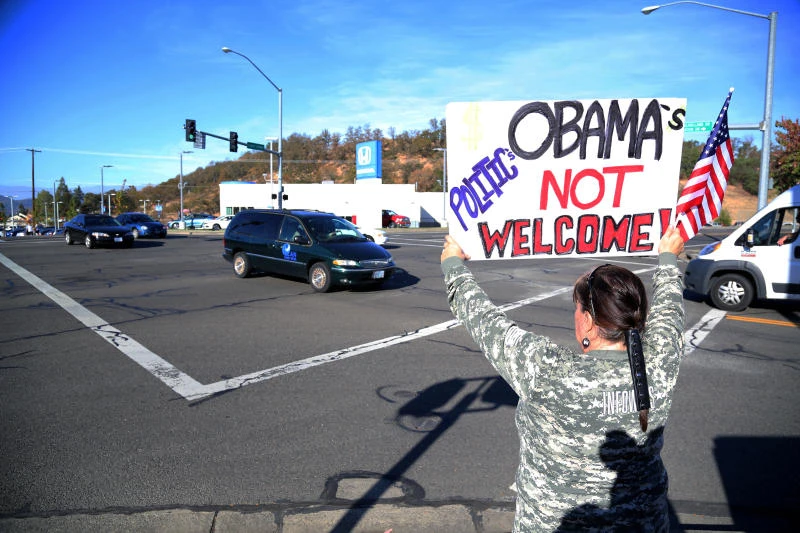Strong emotions as Obama visits grieving Oregon town