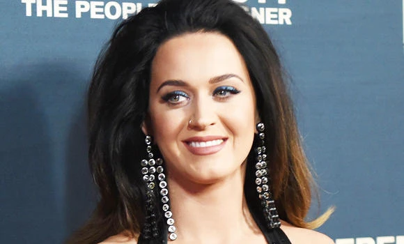 Katy Perry set to roar for Hillary