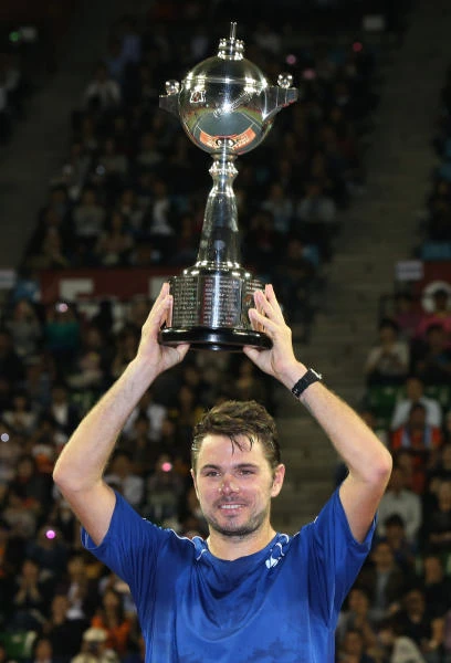 Wawrinka big in Japan, beats Paire in final