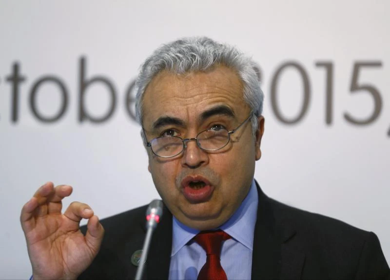 Global oil demand growth to slow in 2016: IEA