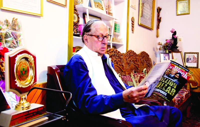 41 writers return Indian award, cite climate of intolerance