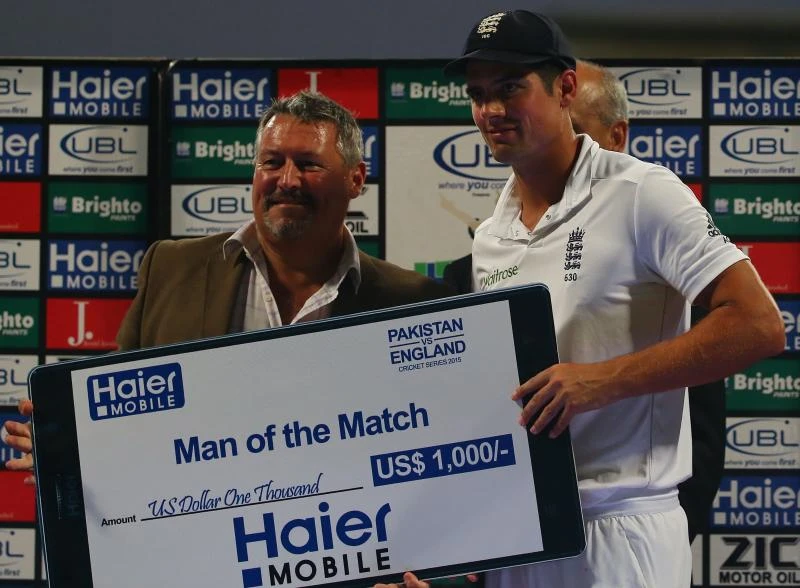 Bad light derails England as Pakistan gains draw