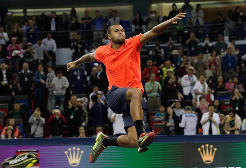 Djokovic mauls Murray to set up Tsonga final