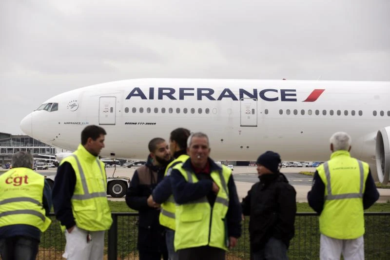 Air France to go ahead with 2016 job cuts